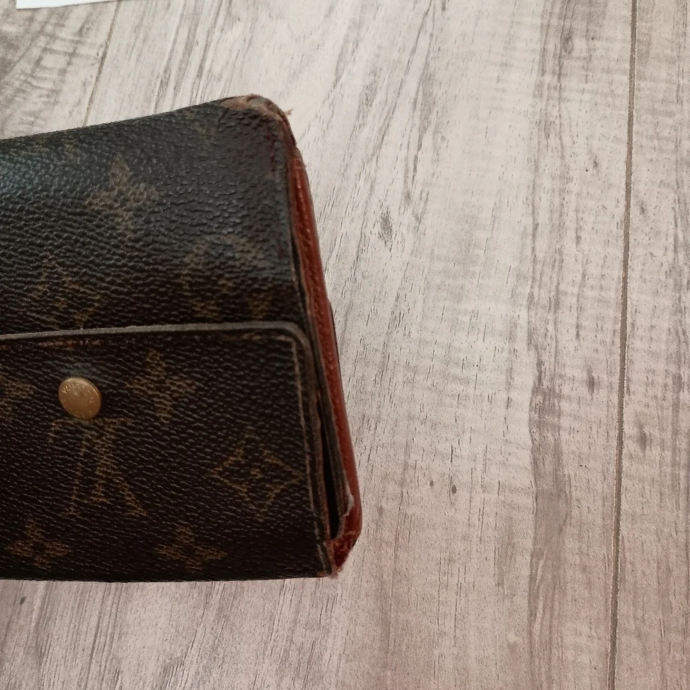 Louis Vuitton Monogram Portefeiulle Elise Trifold Wallet